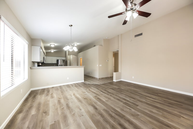 2,655/Mo, 7418 W Lone Cactus Dr Glendale, AZ 85308 Family Room View 4