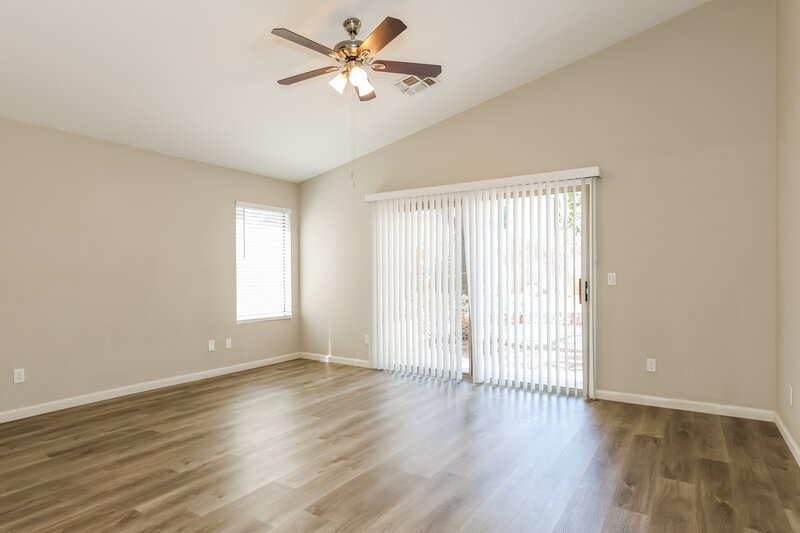 2,295/Mo, 7418 W Lone Cactus Dr Glendale, AZ 85308 Main Bedroom View 2