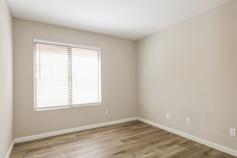 2,295/Mo, 7418 W Lone Cactus Dr Glendale, AZ 85308 Bedroom View