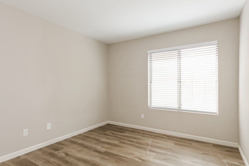 2,295/Mo, 7418 W Lone Cactus Dr Glendale, AZ 85308 Bedroom View 2