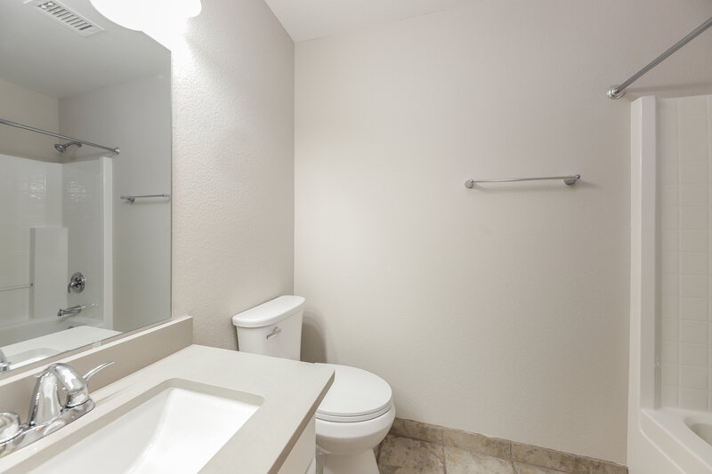 2,655/Mo, 7418 W Lone Cactus Dr Glendale, AZ 85308 Bathroom View