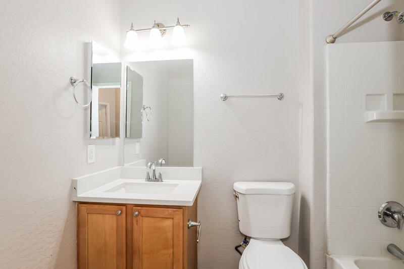 1,890/Mo, 8842 W Hilton Ave Tolleson, AZ 85353 Bathroom View