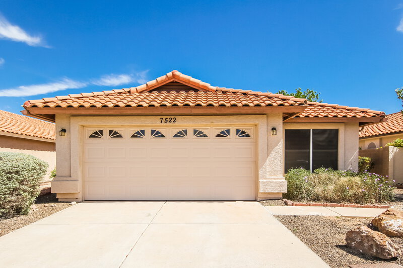 2,180/Mo, 7522 W Kerry Ln Glendale, AZ 85308 External View