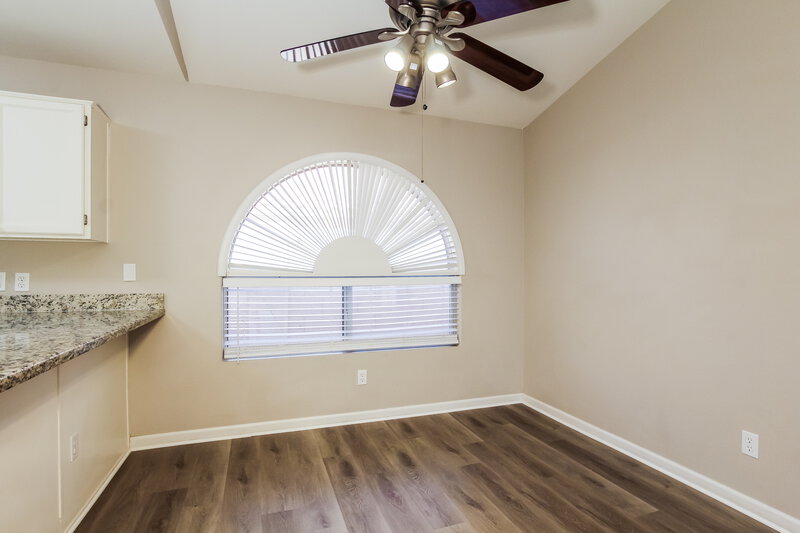 2,180/Mo, 7522 W Kerry Ln Glendale, AZ 85308 Dining Room View