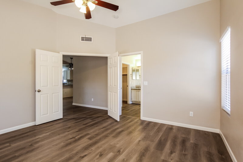 2,180/Mo, 7522 W Kerry Ln Glendale, AZ 85308 Main Bedroom View 2