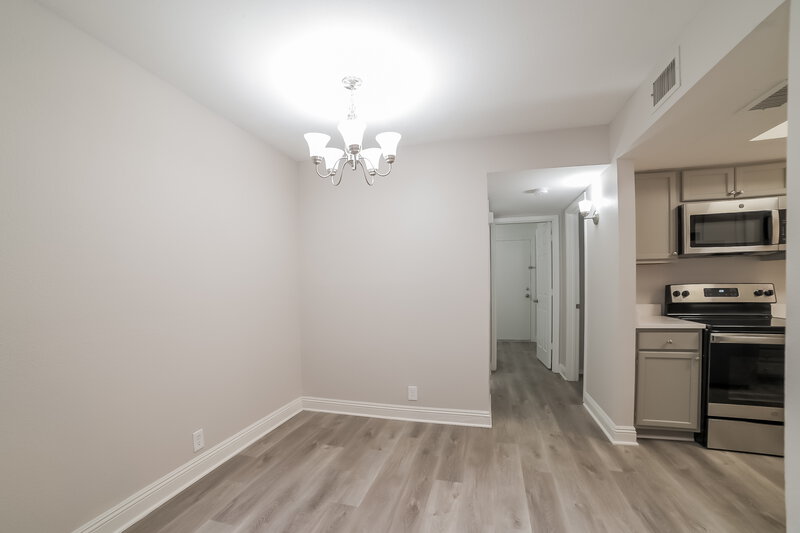 2,030/Mo, 14231 N 50th Ave Glendale, AZ 85306 Dining Room View