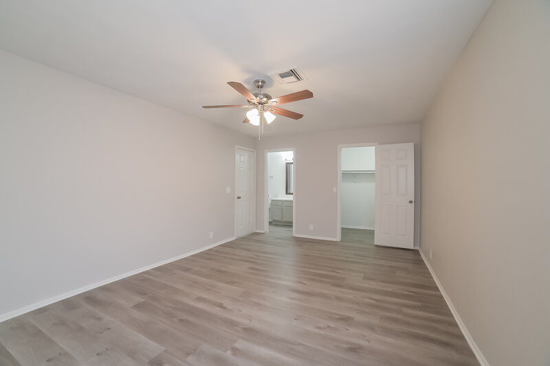 2,030/Mo, 14231 N 50th Ave Glendale, AZ 85306 Main Bedroom View 2