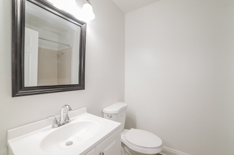 2,030/Mo, 14231 N 50th Ave Glendale, AZ 85306 Bathroom View