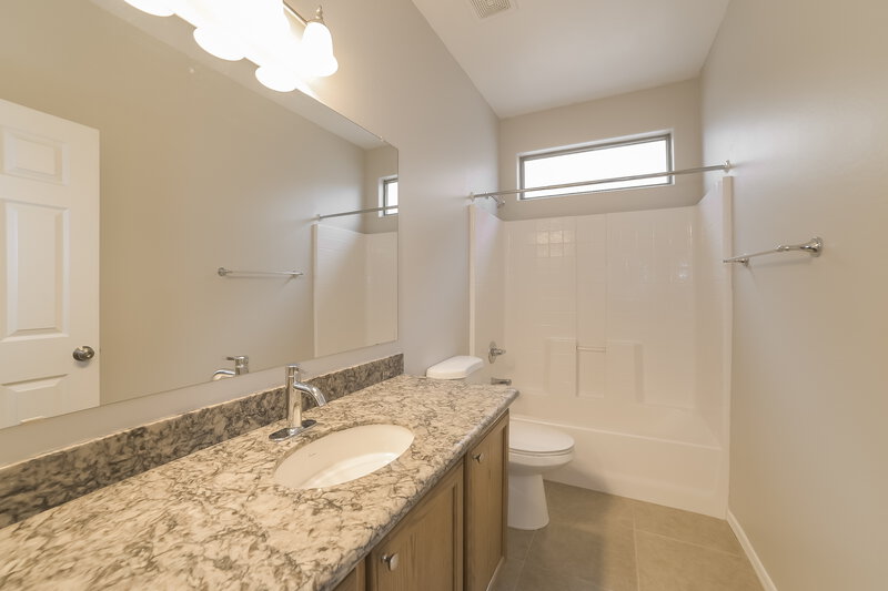 2,520/Mo, 4439 W Apollo Rd Laveen, AZ 85339 Bathroom View