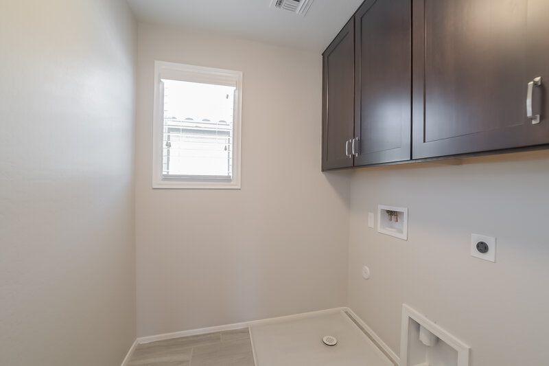 2,540/Mo, 12038 W Tether Trl Peoria, AZ 85383 Storage View