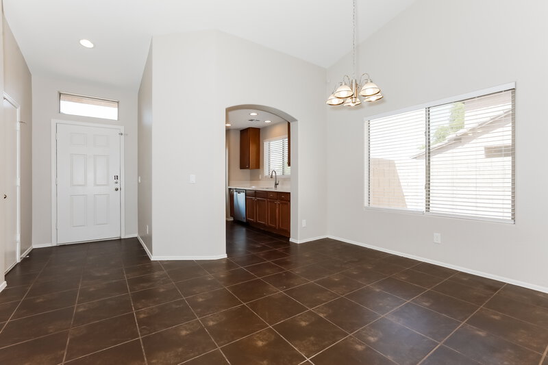 1,975/Mo, 517 E Press Rd San Tan Valley, AZ 85140 Dining Room View