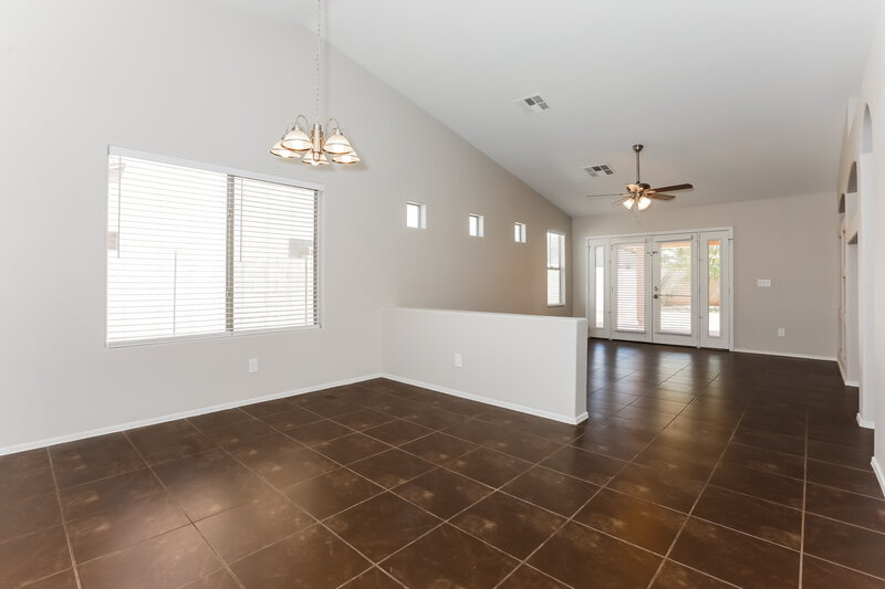 1,975/Mo, 517 E Press Rd San Tan Valley, AZ 85140 Dining Room View 2