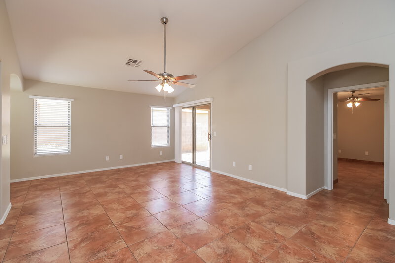 2,015/Mo, 1604 S 80th Ln Phoenix, AZ 85043 Living Room View