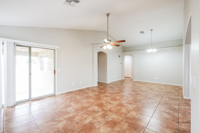 1,920/Mo, 1604 S 80th Ln Phoenix, AZ 85043 Living Room View 2