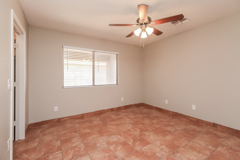 2,015/Mo, 1604 S 80th Ln Phoenix, AZ 85043 Main Bedroom View