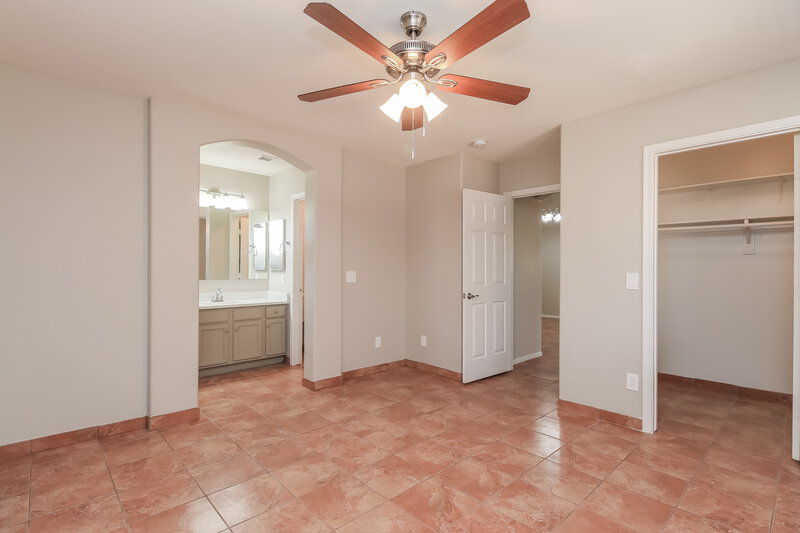 2,015/Mo, 1604 S 80th Ln Phoenix, AZ 85043 Main Bedroom View 2