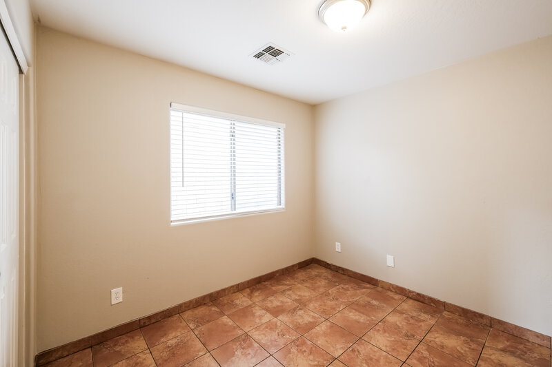 1,920/Mo, 1604 S 80th Ln Phoenix, AZ 85043 Bedroom View 2