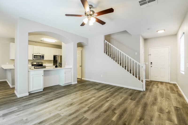 2,370/Mo, 34908 N 31st Ave Phoenix, AZ 85086 Foyer View