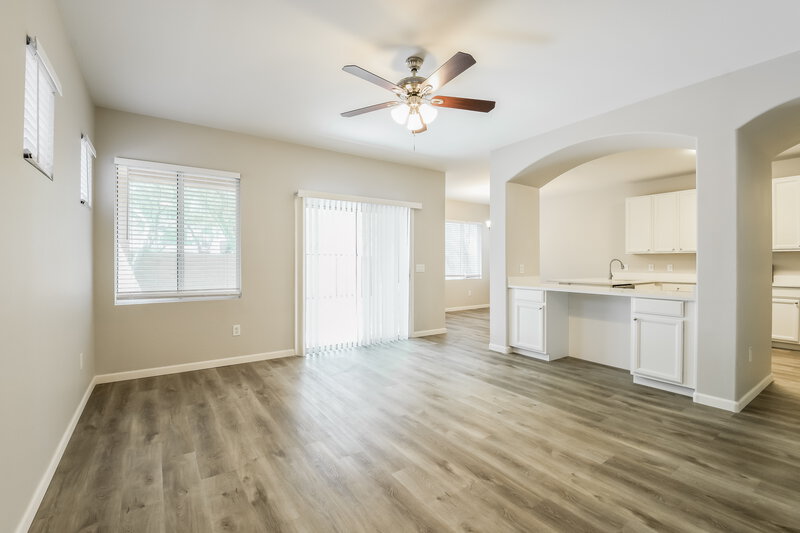 2,370/Mo, 34908 N 31st Ave Phoenix, AZ 85086 Living Room View