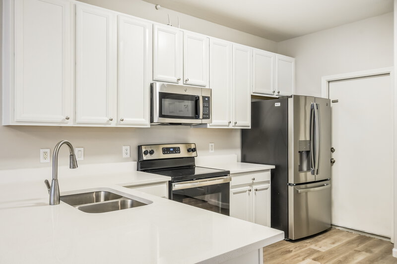 2,370/Mo, 34908 N 31st Ave Phoenix, AZ 85086 Kitchen View