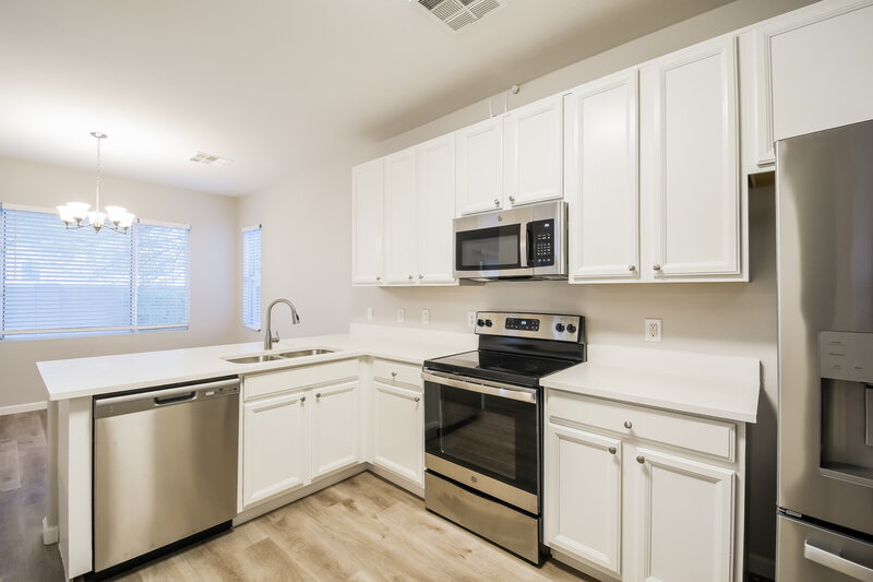 2,370/Mo, 34908 N 31st Ave Phoenix, AZ 85086 Kitchen View 2