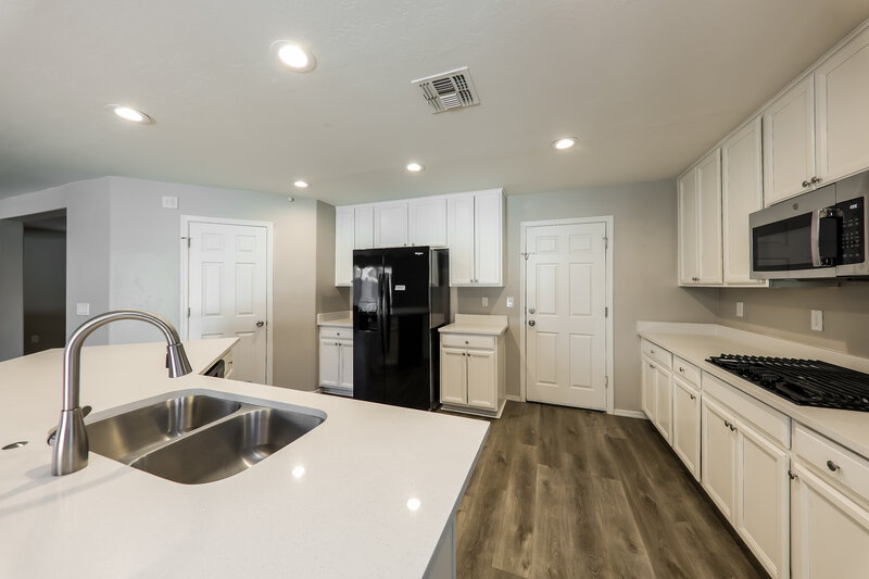 2,450/Mo, 12116 W Range Mule Dr Peoria, AZ 85383 Kitchen View