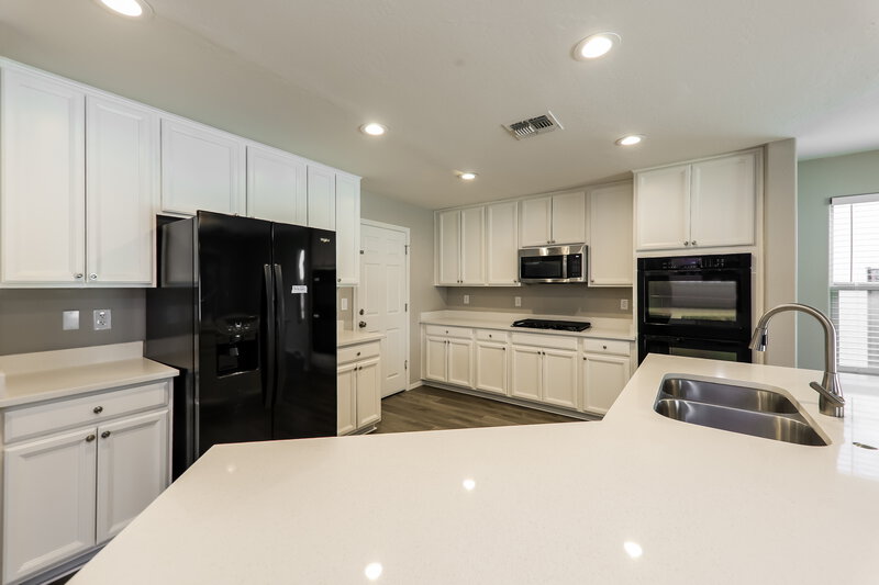 2,450/Mo, 12116 W Range Mule Dr Peoria, AZ 85383 Kitchen View 2