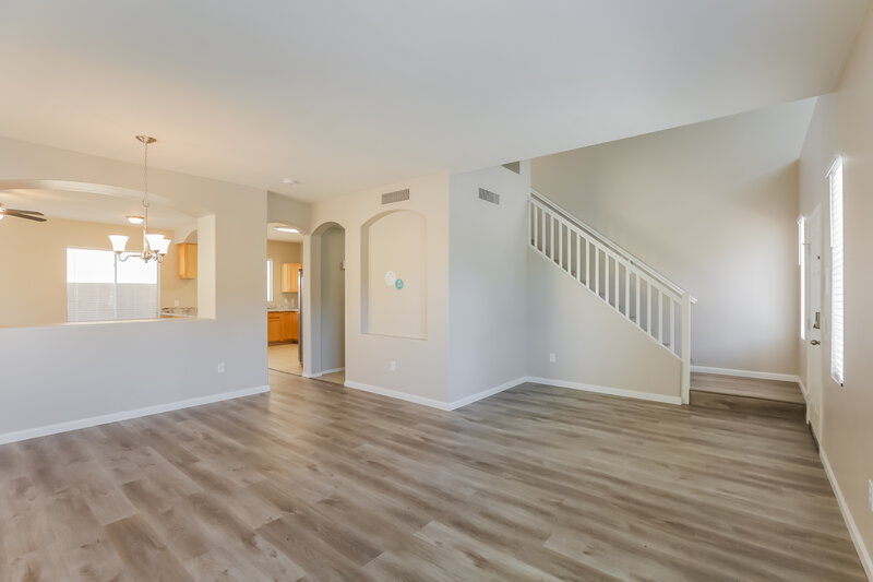 2,385/Mo, 7218 S 39th Dr Phoenix, AZ 85041 Living Room View