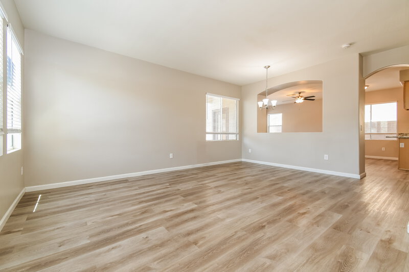 2,060/Mo, 7218 S 39th Dr Phoenix, AZ 85041 Living Room View