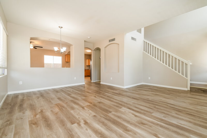 2,060/Mo, 7218 S 39th Dr Phoenix, AZ 85041 Living Room View 2