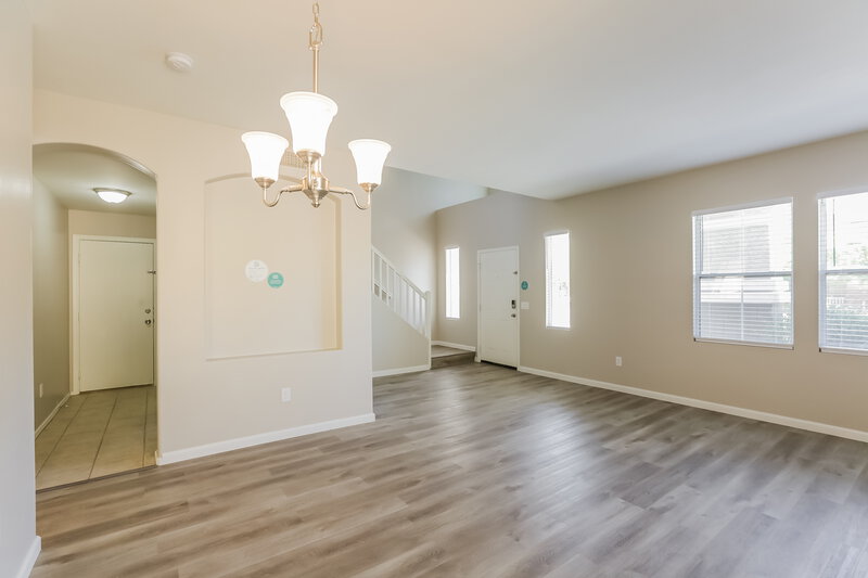 2,385/Mo, 7218 S 39th Dr Phoenix, AZ 85041 Dining Room View