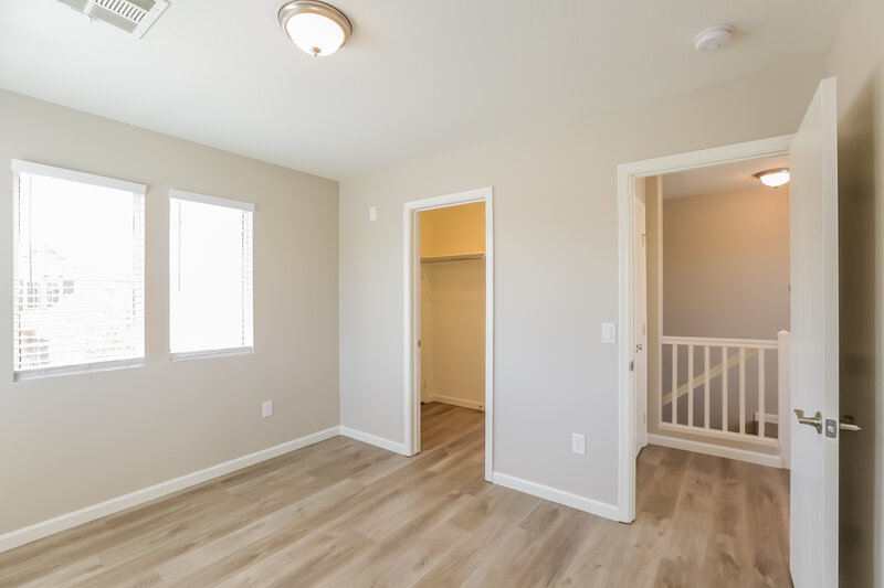 2,385/Mo, 7218 S 39th Dr Phoenix, AZ 85041 Bedroom View 2