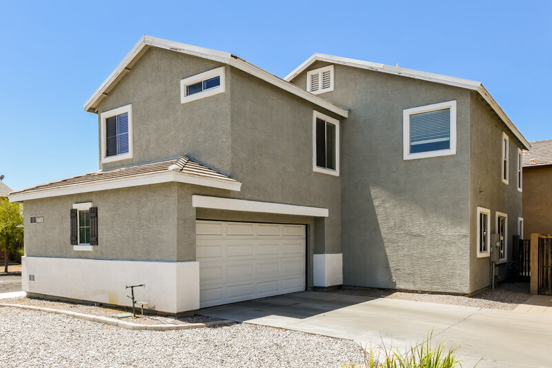 2,060/Mo, 7218 S 39th Dr Phoenix, AZ 85041 Rear View 2