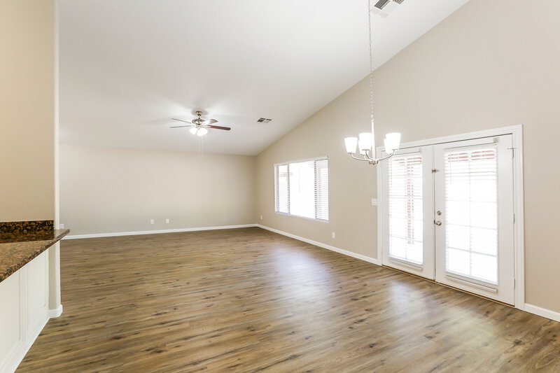 2,210/Mo, 2832 N 90th Ave Phoenix, AZ 85037 Dining Room View