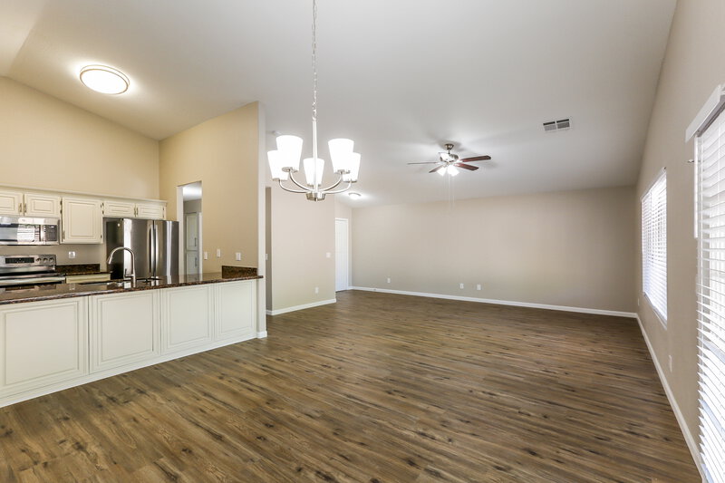 2,210/Mo, 2832 N 90th Ave Phoenix, AZ 85037 Dining Room View 3