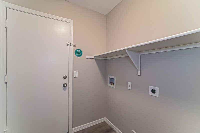 1,990/Mo, 12418 W Dreyfus Dr El Mirage, AZ 85335 Laundry Room View