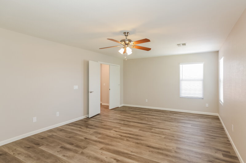 2,430/Mo, 727 E Rose Marie Ln Phoenix, AZ 85022 Main Bedroom View 2