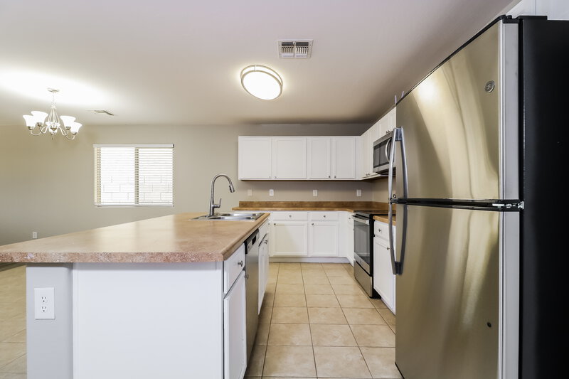 2,160/Mo, 2832 S 88th Ave Tolleson, AZ 85353 Kitchen View