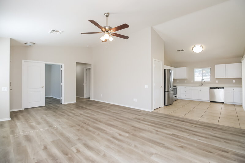 2,045/Mo, 1866 W 20th Ave Apache Junction, AZ 85120 Living Room View