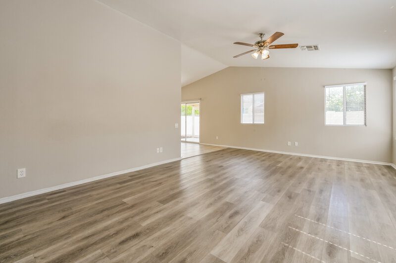 1,930/Mo, 1866 W 20th Ave Apache Junction, AZ 85120 Living Room View 2