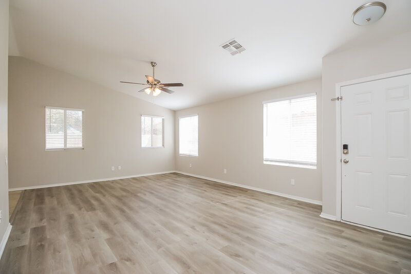 2,045/Mo, 1866 W 20th Ave Apache Junction, AZ 85120 Living Room View 3