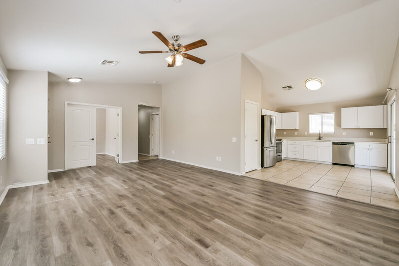 1,930/Mo, 1866 W 20th Ave Apache Junction, AZ 85120 Living Room View 3