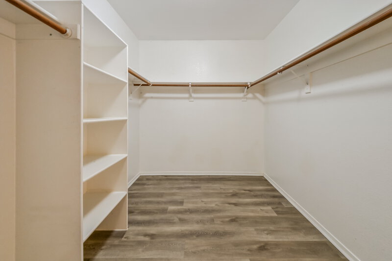1,930/Mo, 1866 W 20th Ave Apache Junction, AZ 85120 Walk In Closet View