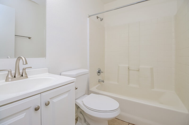 2,045/Mo, 1866 W 20th Ave Apache Junction, AZ 85120 Bathroom View