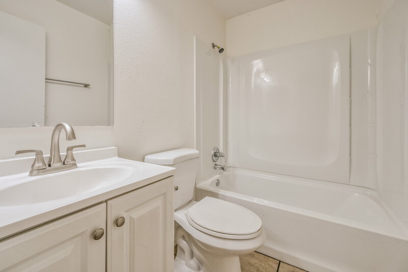 1,930/Mo, 1866 W 20th Ave Apache Junction, AZ 85120 Bathroom View