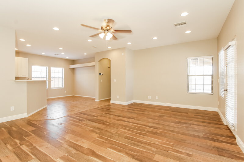 2,415/Mo, 740 S Paustian Cir Apache Junction, AZ 85120 Living Room View 2