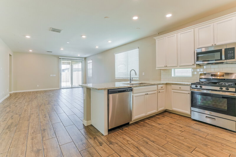 2,395/Mo, 289 W Tamarack Dr San Tan Valley, AZ 85140 Kitchen View