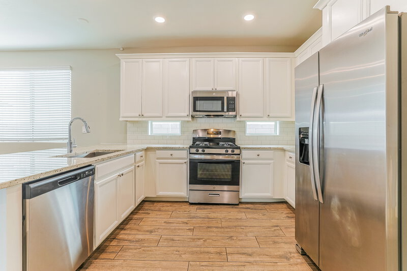 2,395/Mo, 289 W Tamarack Dr San Tan Valley, AZ 85140 Kitchen View 2