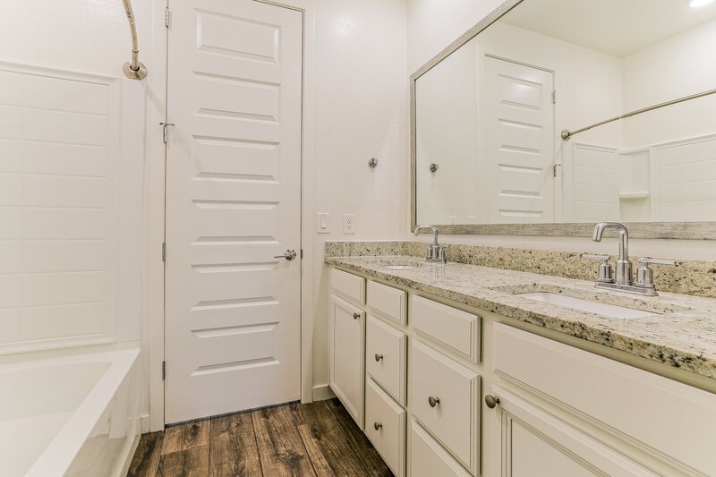 2,395/Mo, 289 W Tamarack Dr San Tan Valley, AZ 85140 Bathroom View