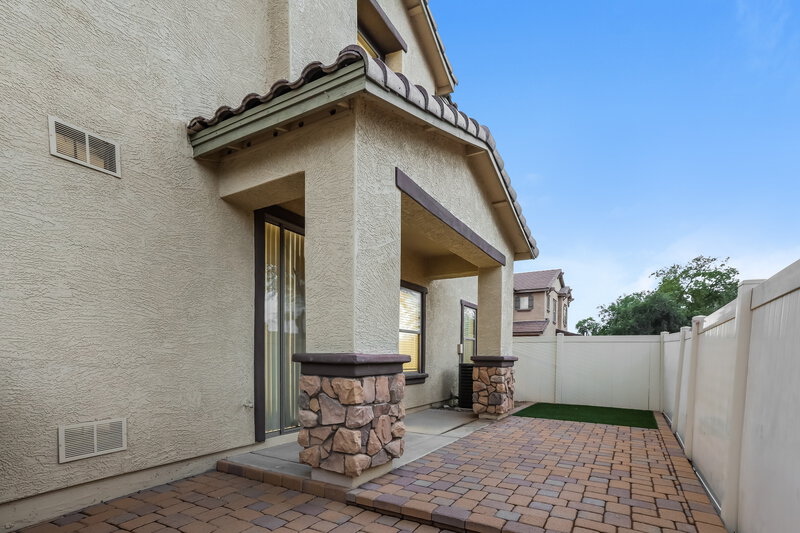 2,140/Mo, 5807 E Grove Ave Mesa, AZ 85206 Side View
